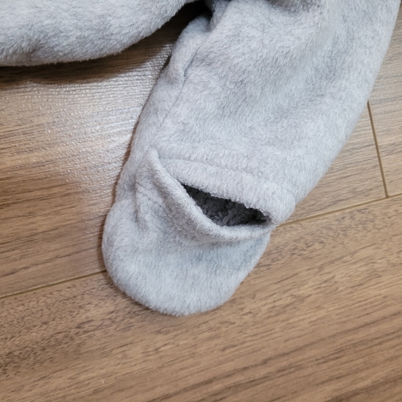 Old navy baby fleece jumpsuit gray colour size 3M - Picture 4 of 7